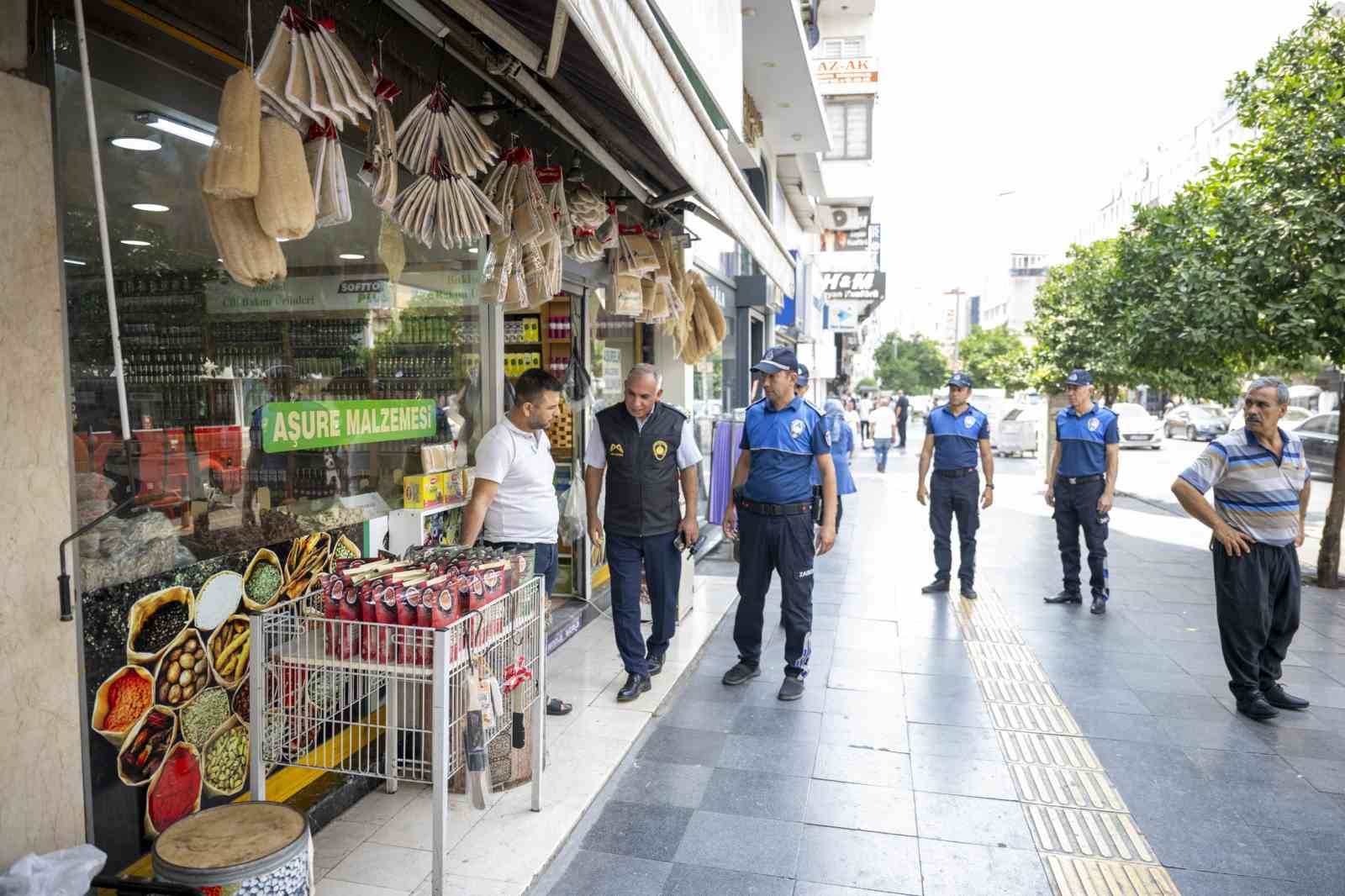 Mersin’de kaldırım ve yol işgaline geçit verilmiyor