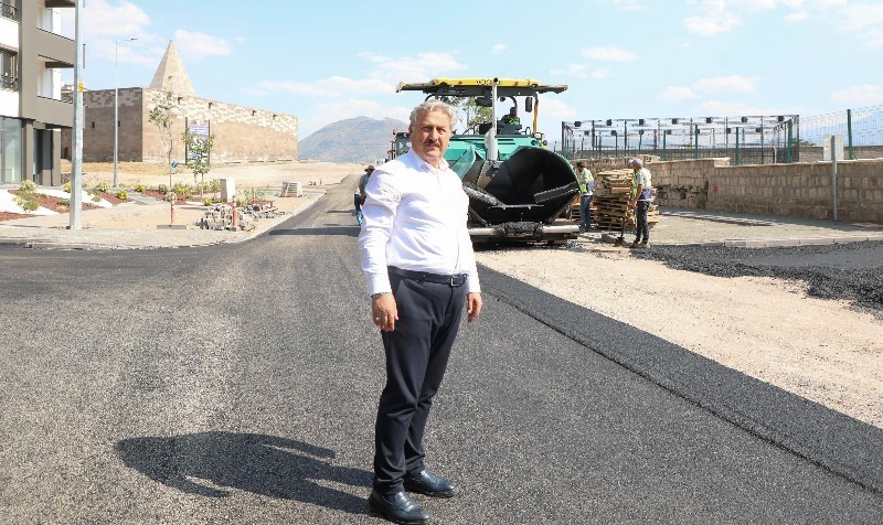 Melikgazi asfalt yatırımıyla mahallelere değer katmaya devam ediyor
