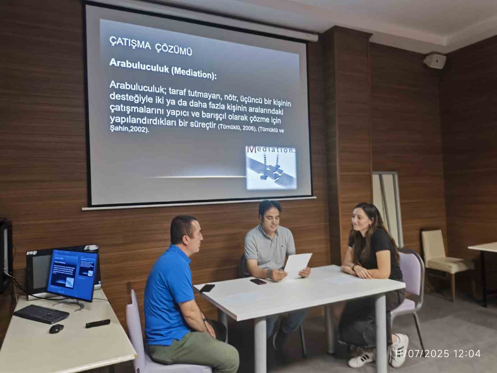 İzmir&rsquo;de eğitim &ccedil;alışanlarına &rsquo;İletişim ve Stres Y&ouml;netimi&rsquo; kursu
