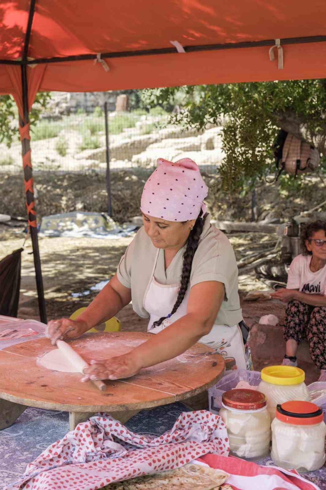 Yarışlar Kenti Magnesia&rsquo;da Tarihi K&ouml;y Pazarı hizmete girdi
