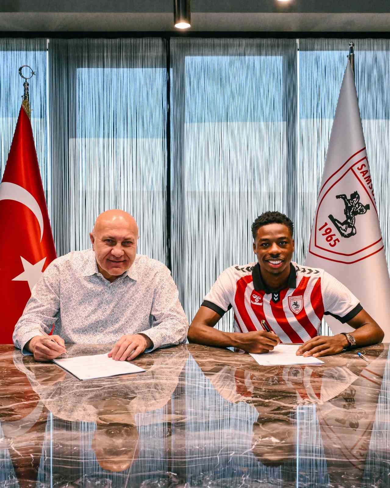 Samsunspor, Hollandalı Anthony Musaba ile 4 yıllık sözleşme imzaladı