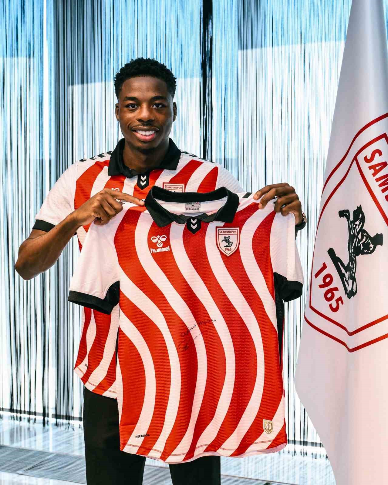 Samsunspor, Hollandalı Anthony Musaba ile 4 yıllık s&ouml;zleşme imzaladı
