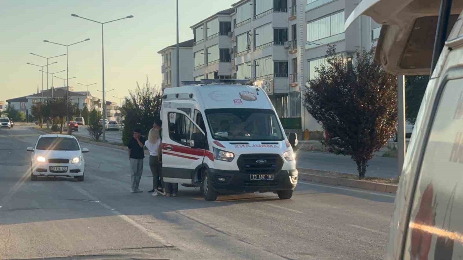 Seyir halindeki panelvandan d&uuml;şen &ccedil;ocuk ağır yaralandı
