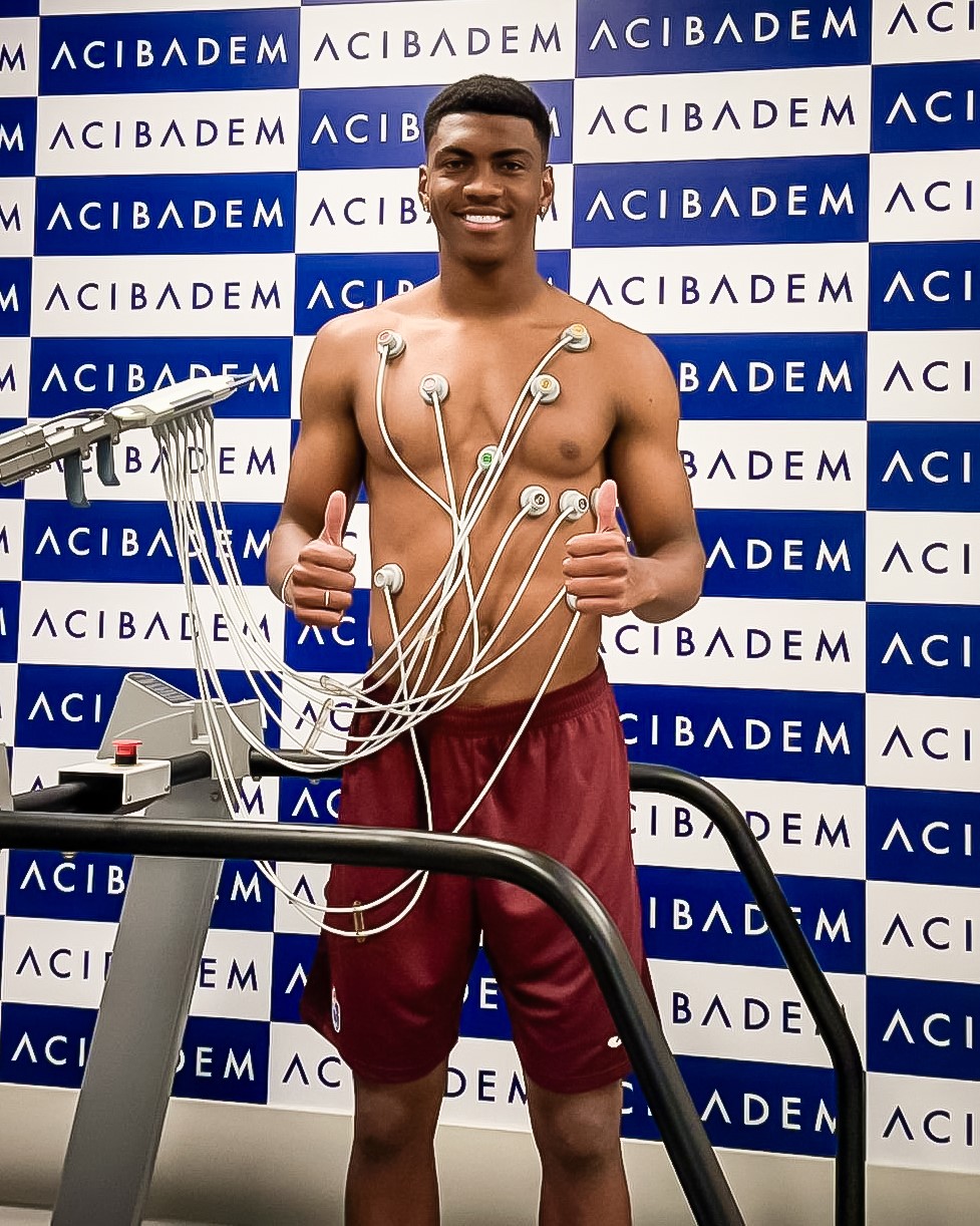 Trabzonspor, Brezilyalı golcü Augusto ile 4+1 yıllık sözleşme imzaladı