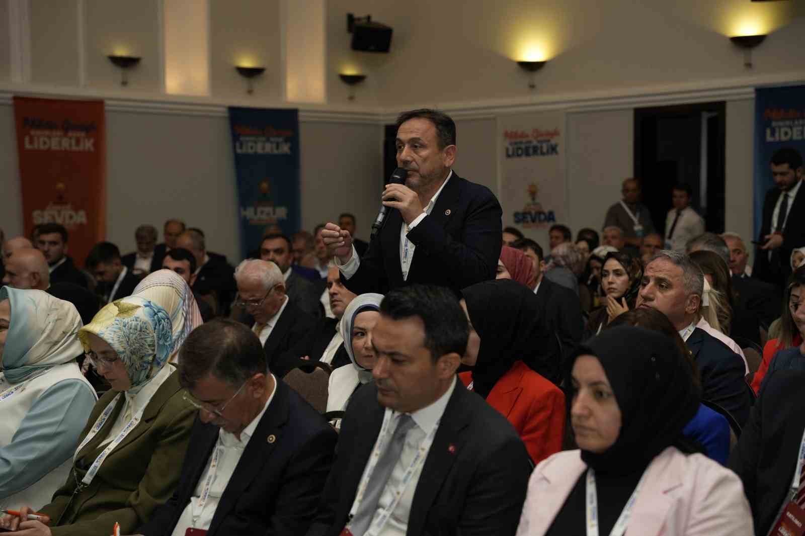 AK Parti 32. İstişare ve Değerlendirme Toplantısı’nda ’Ortak Akıl Oturumları’ ile sorunlar masaya yatırılıyor