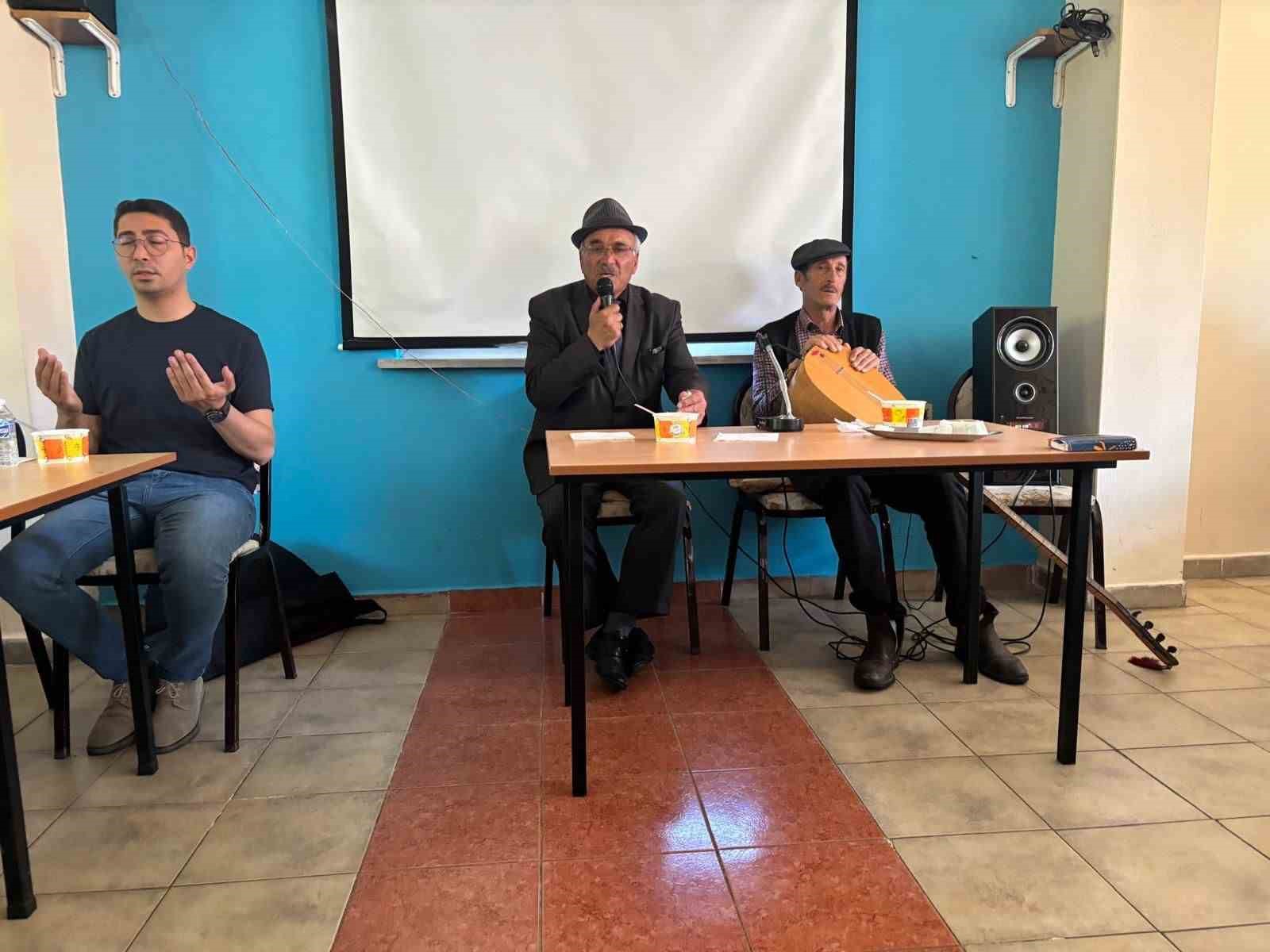 Damal’da cemevinde lokma ve aşure ikramı yapıldı