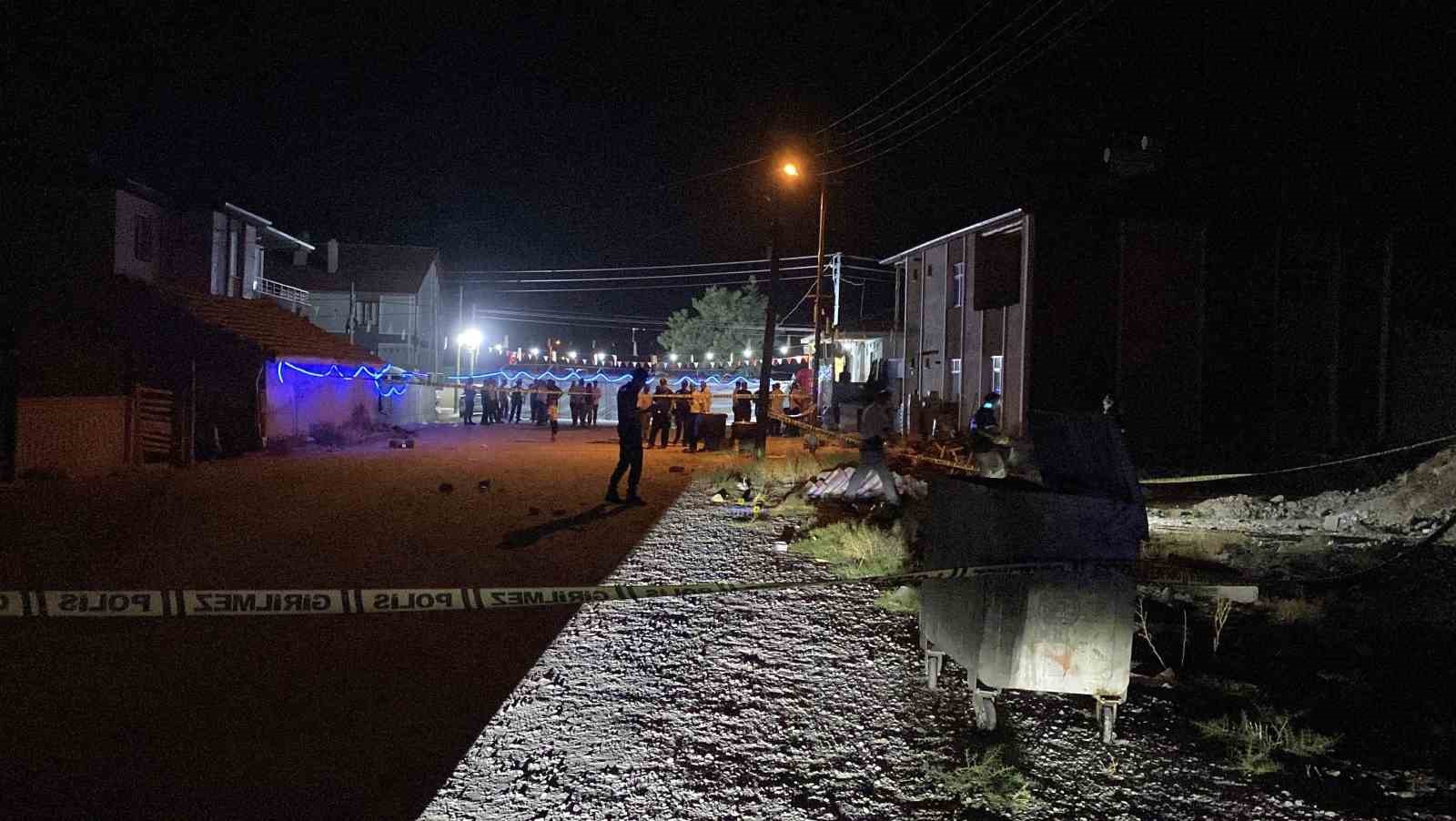 Düğünde ateşlenen tüfekten çıkan saçmalar 2 kişiyi yaraladı
