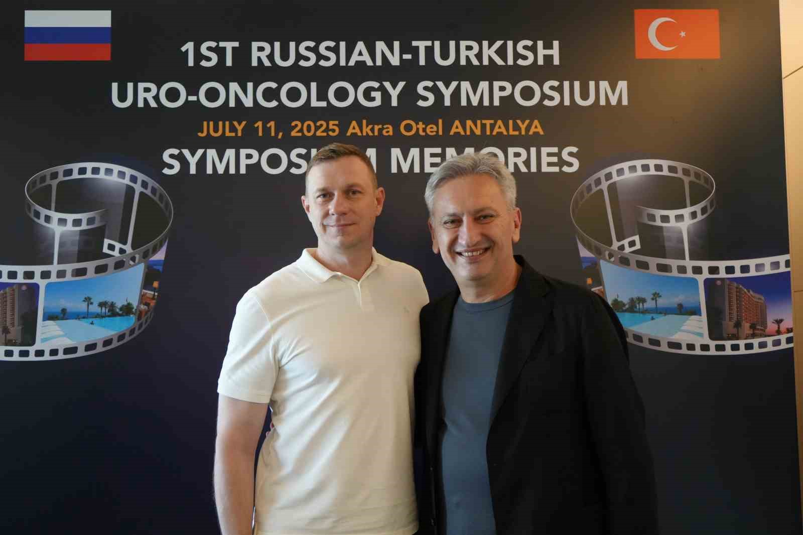 Rus ve Türk uzmanlar Antalya’da üroonkolojiyi masaya yatırdı