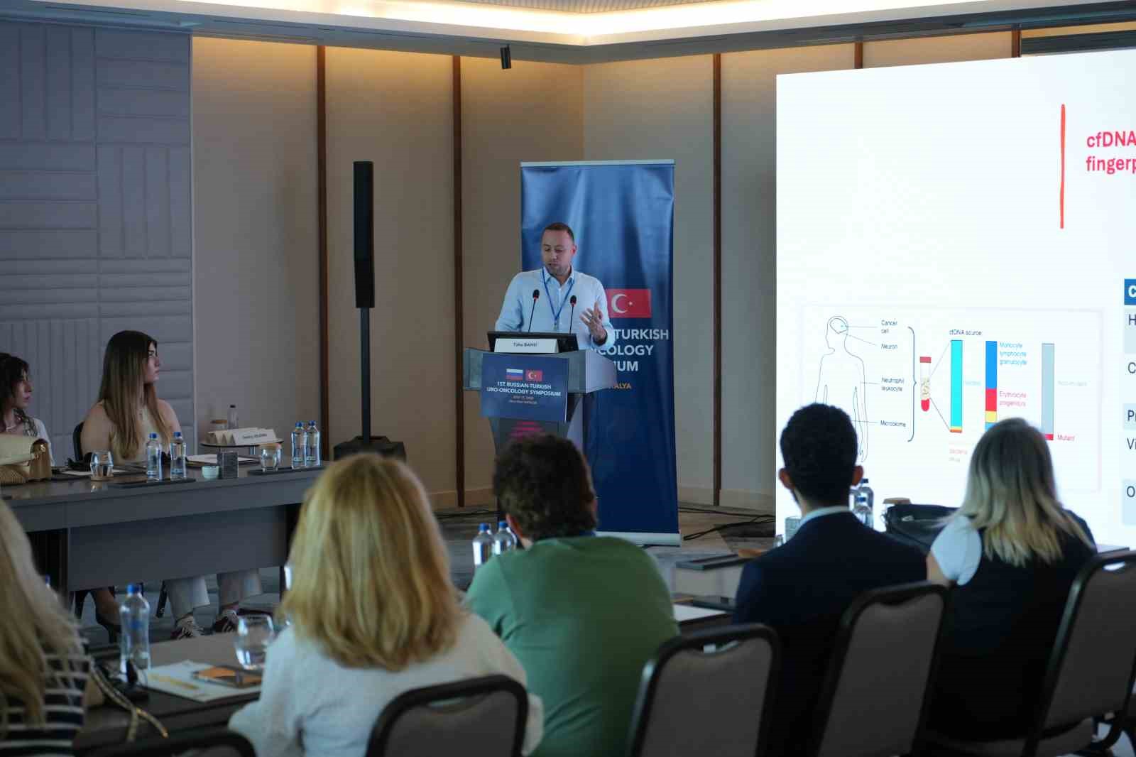 Rus ve T&uuml;rk uzmanlar Antalya&rsquo;da &uuml;roonkolojiyi masaya yatırdı
