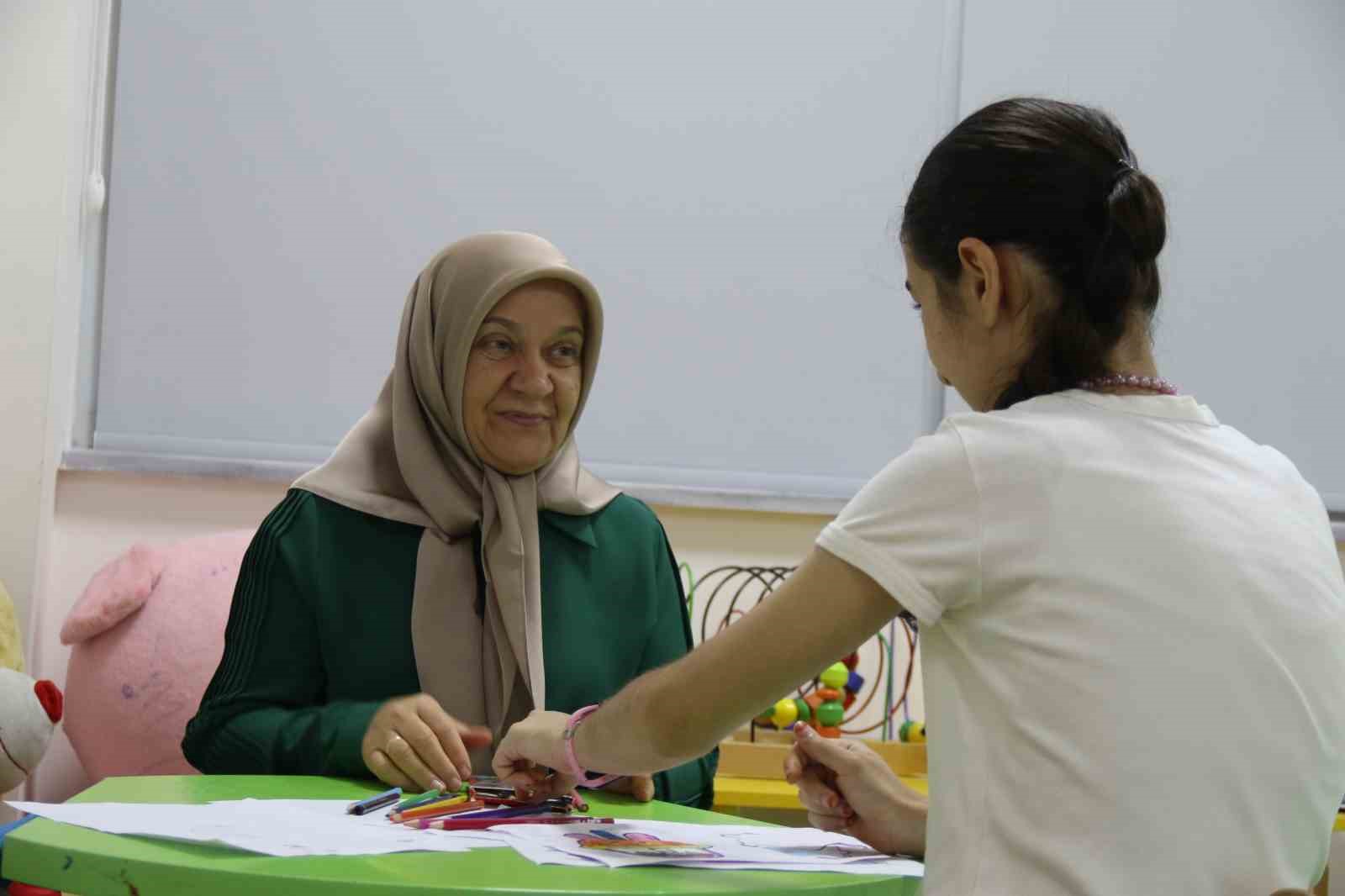 Koruyucu Ailesi oldukları çocuk sonradan ‘özel’ olduğu anlaşıldı, "Asla geri vermeyiz" dediler