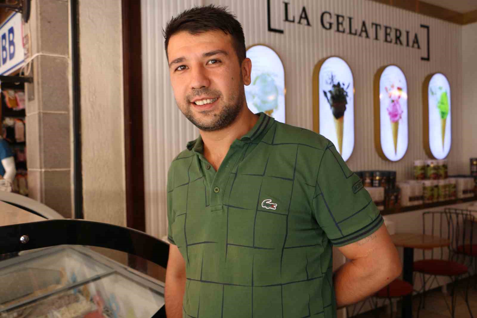 Terr rgt PKKnn silah brakmasnn ardndan Diyarbakr ve Gneydouda bayram havas

