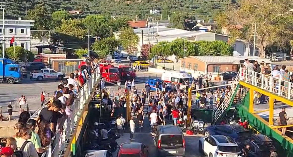 Yangın çıkan feribot Marmara Adası’na yanaştı