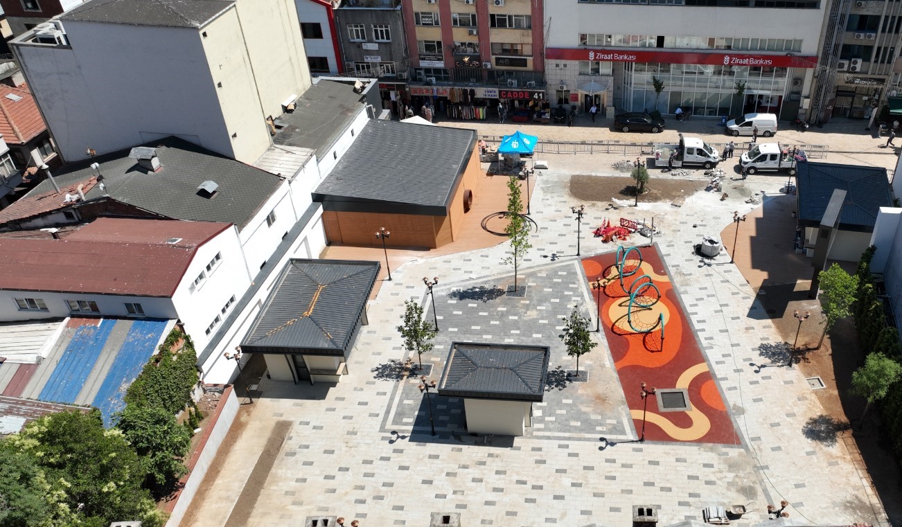 İzmit’e yeni meydan