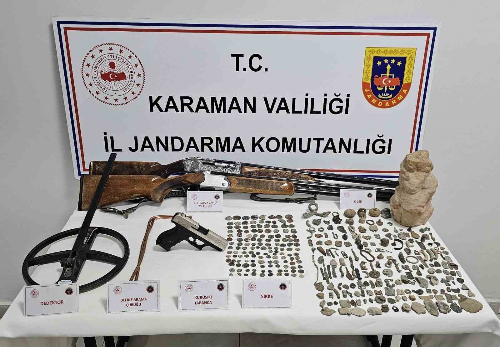 Karaman’da jandarmanın uygulamalarında tarihi eserler ele geçirildi