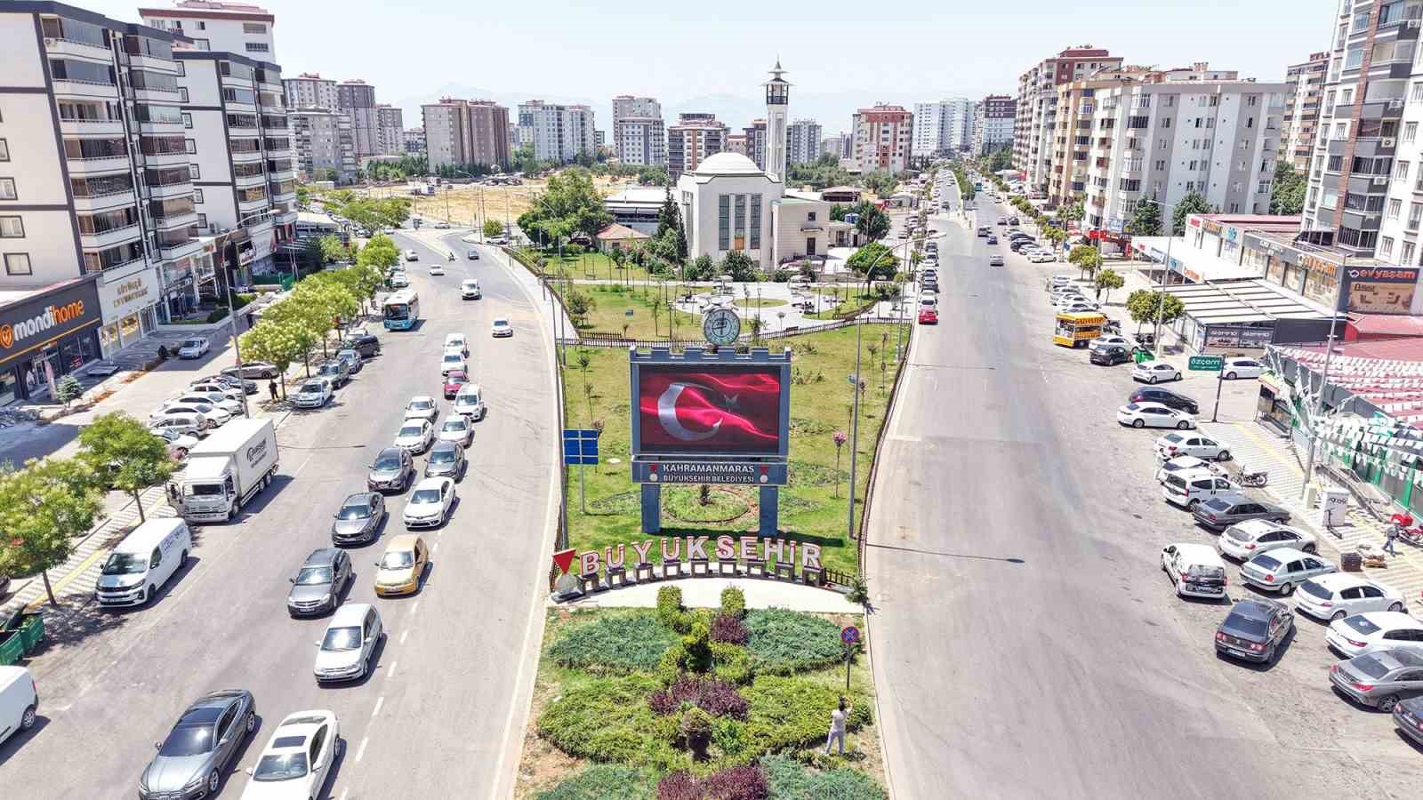 Kahramanmaraş Ay Yıldızla donandı, milli ruh sokaklara taştı
