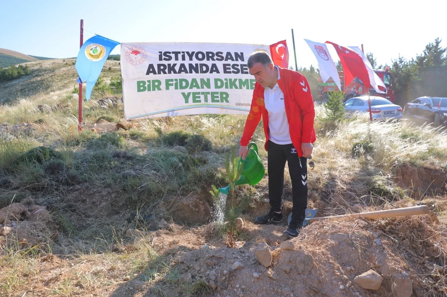 Bayburt’ta 250 fidan toprakla buluşturuldu