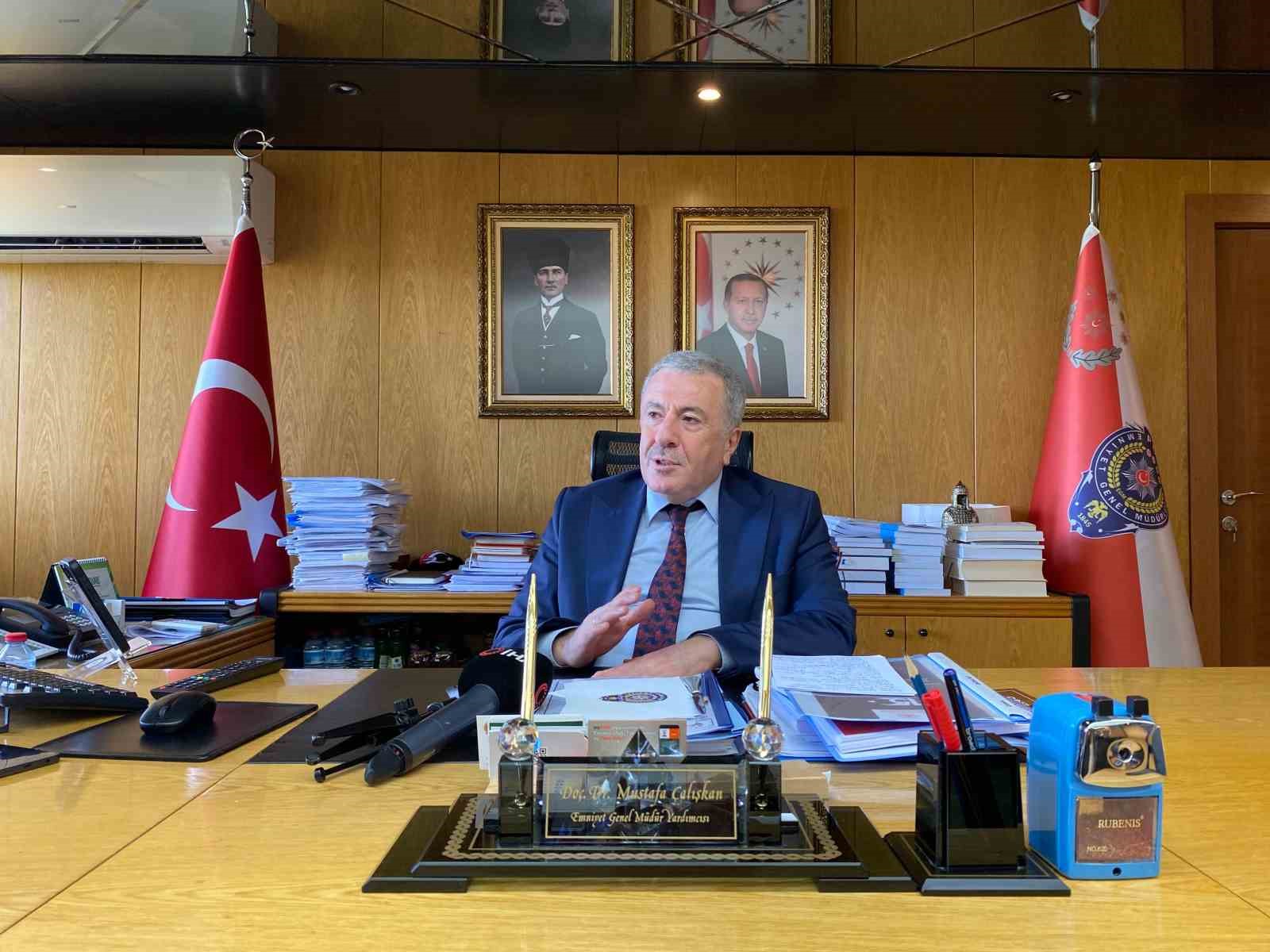 Emniyet Genel Müdür Yardımcısı Mustafa Çalışkan: &quot;15 Temmuz bir vatan savunmasıydı, o an göreviniz dışında hiçbir şey düşünemiyorsunuz&quot;