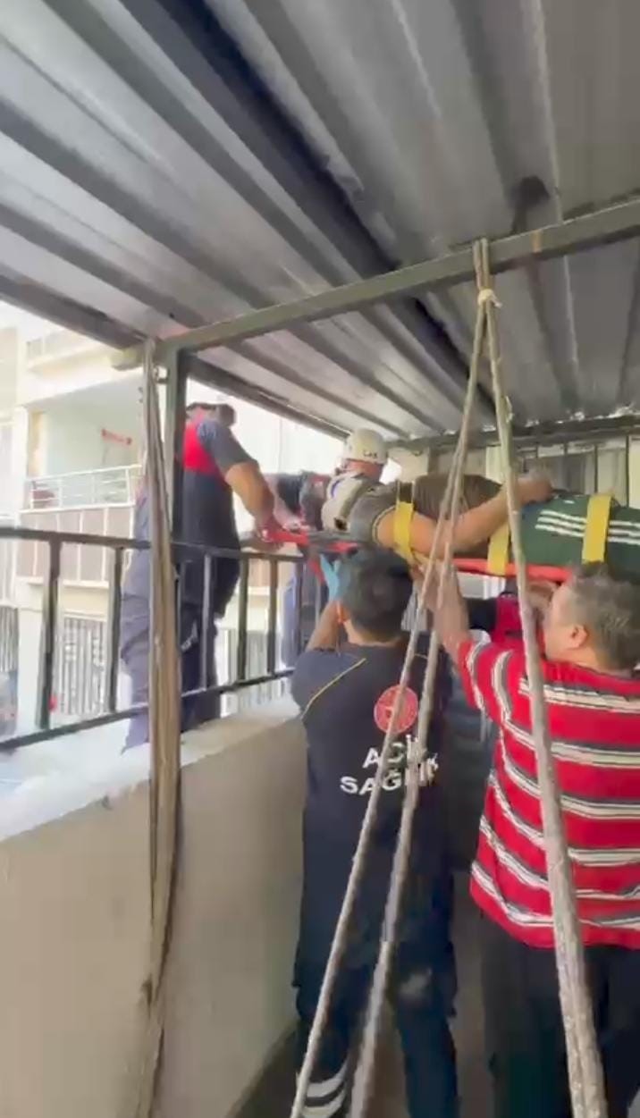 Epilepsi nöbeti geçirip 4’üncü kattan düştü