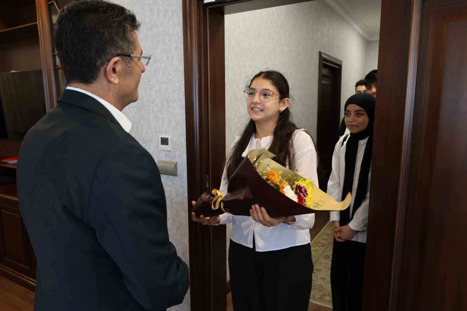 Çekmeköy Belediyesi’nin LGS kurslarında yüzde 97 başarı