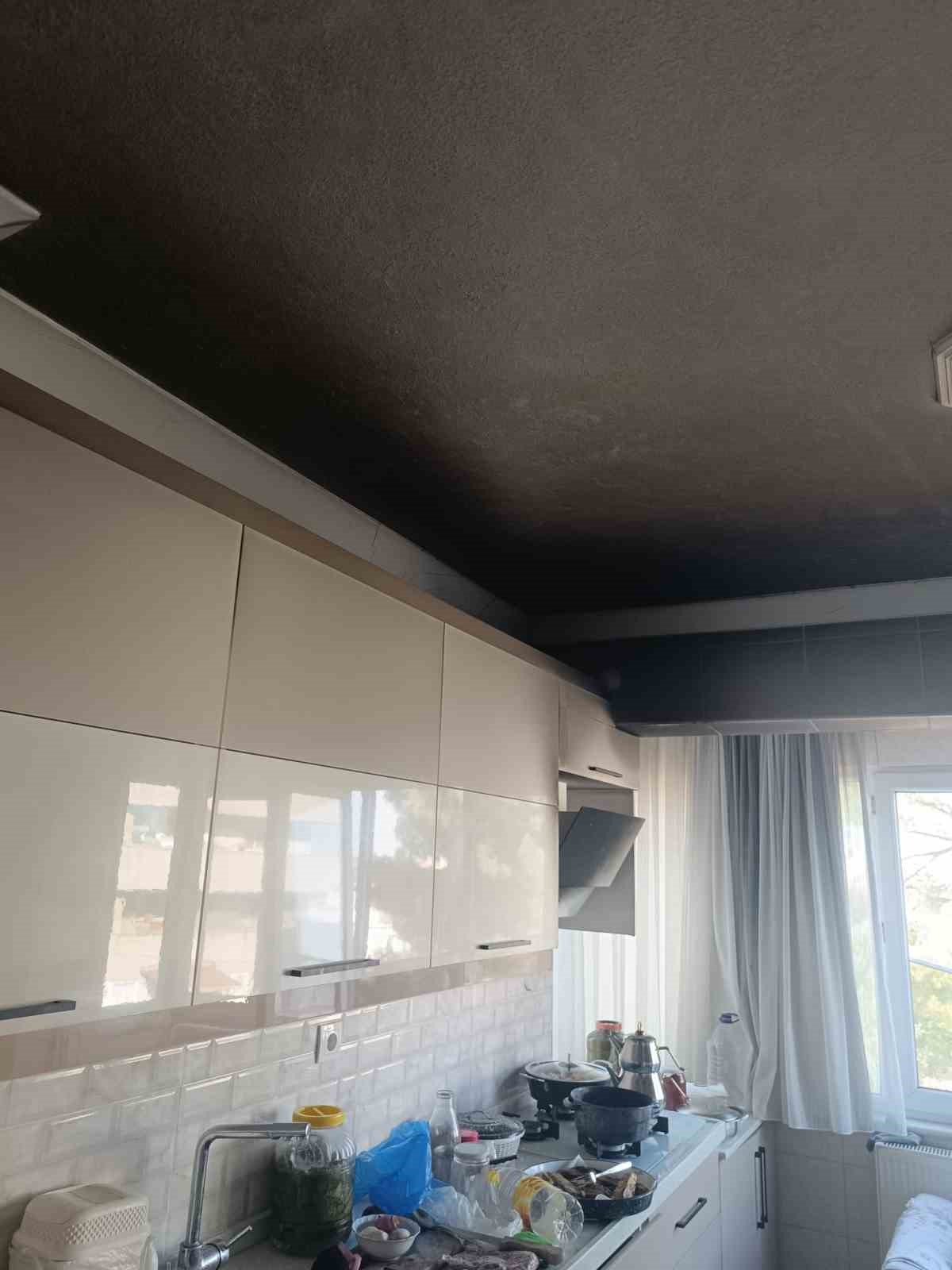 Manyas&rsquo;ta apartman dairesinin mutfağında yangın &ccedil;ıktı
