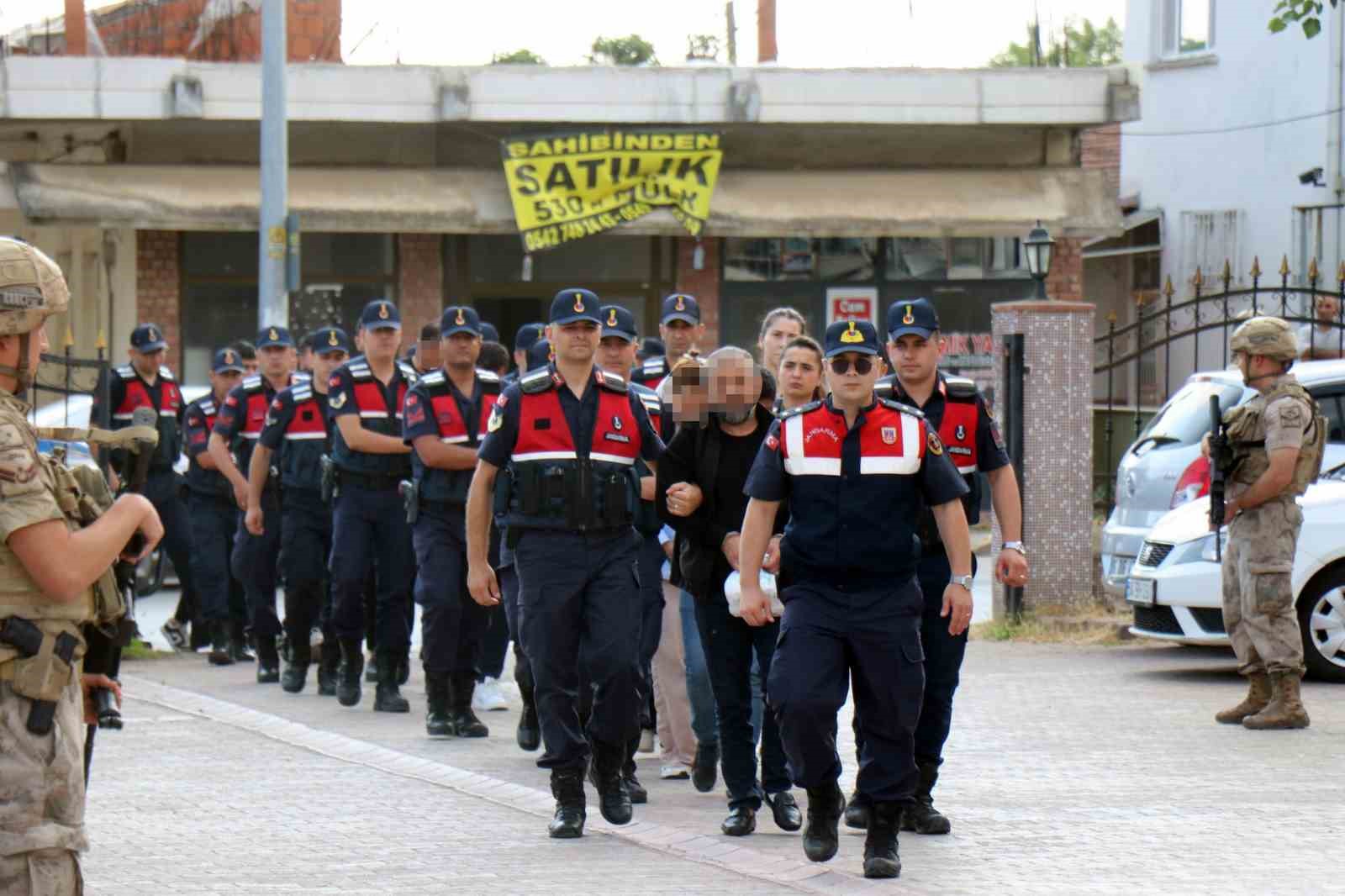 150 milyon TL’lik vurgun yapmışlardı: Dev dolandırıcılık çetesine operasyon anı kamerada