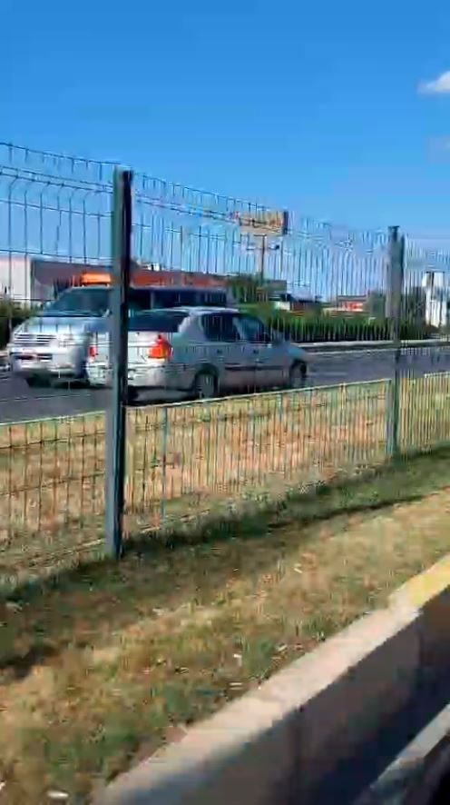 Edremit’te karayolunda ters yönde giden araç paniği