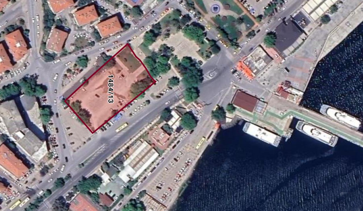 AK Parti Mudanya İl&ccedil;e Başkanı Arif Bayrak: "Mudanya&rsquo;nın kalbine beton dikmeyin"
