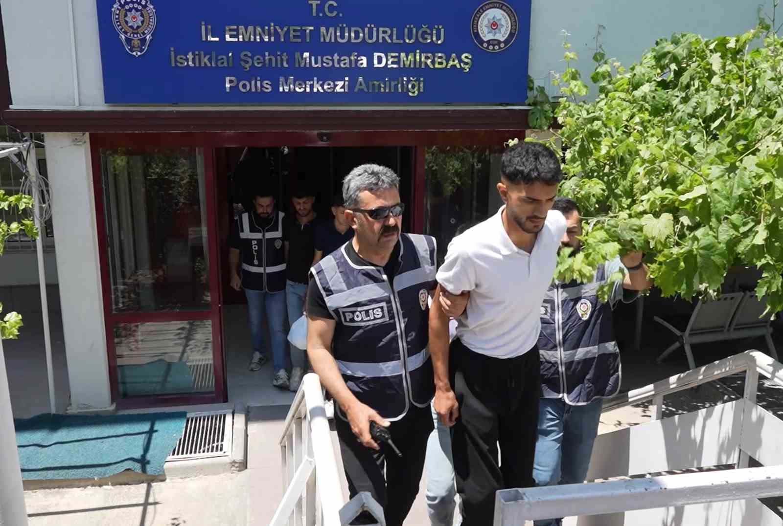 Araçlarıyla sıcak takibe aldılar, sokak ortasında kurşun yağmuruna tuttular: 5 tutuklama