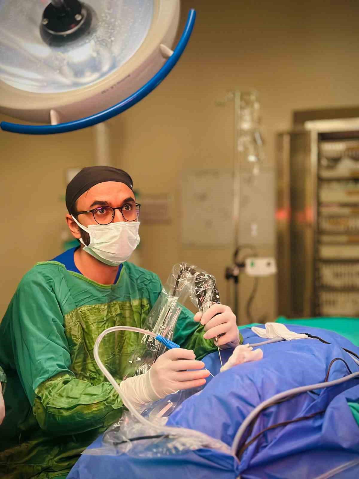 Siirt&rsquo;te endoskopik kulak ameliyatıyla işitme kaybı &ouml;nlendi
