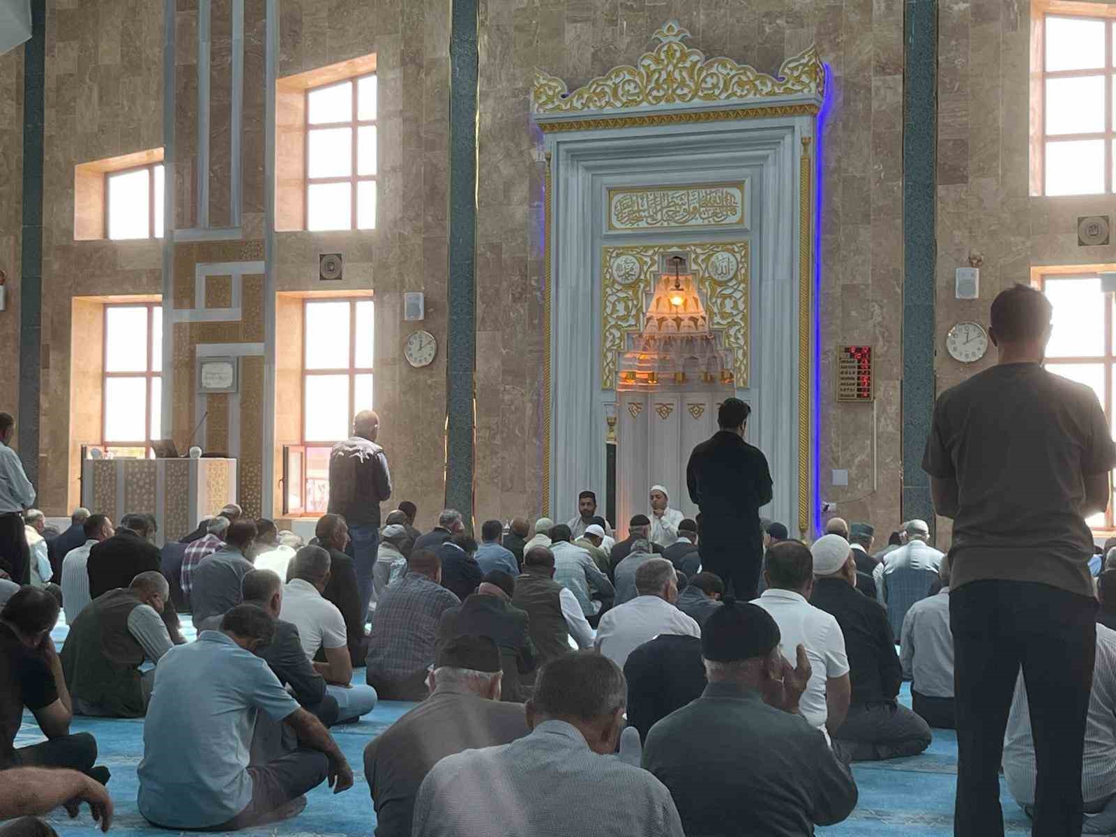 Çaldıran’da 15 Temmuz şehitleri dualarla anıldı