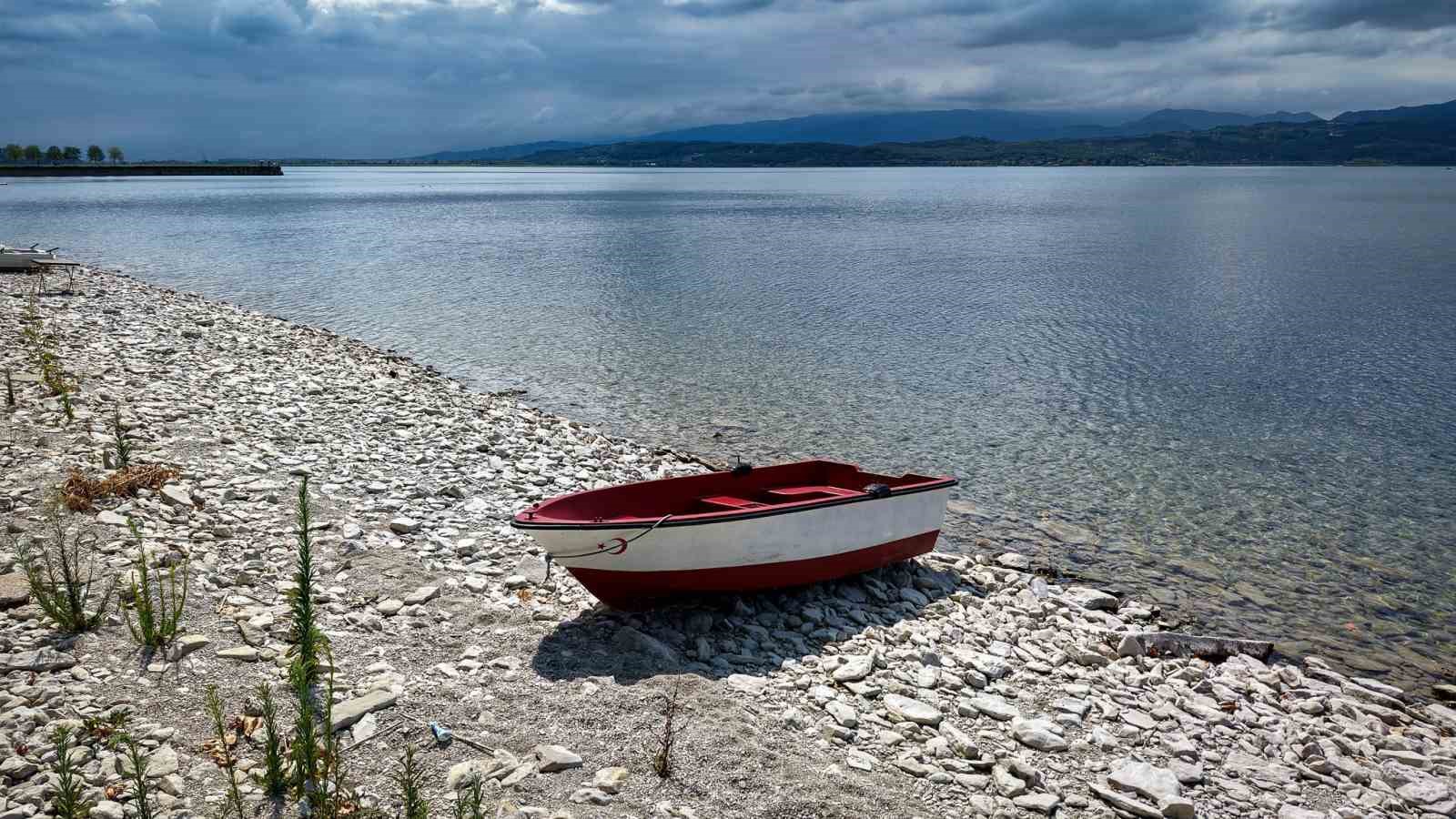 Sapanca G&ouml;l&uuml;&rsquo;nde son 2 yılda 60 milyon metrek&uuml;p su kaybı: Ekipler &ccedil;ağrıda bulundu
