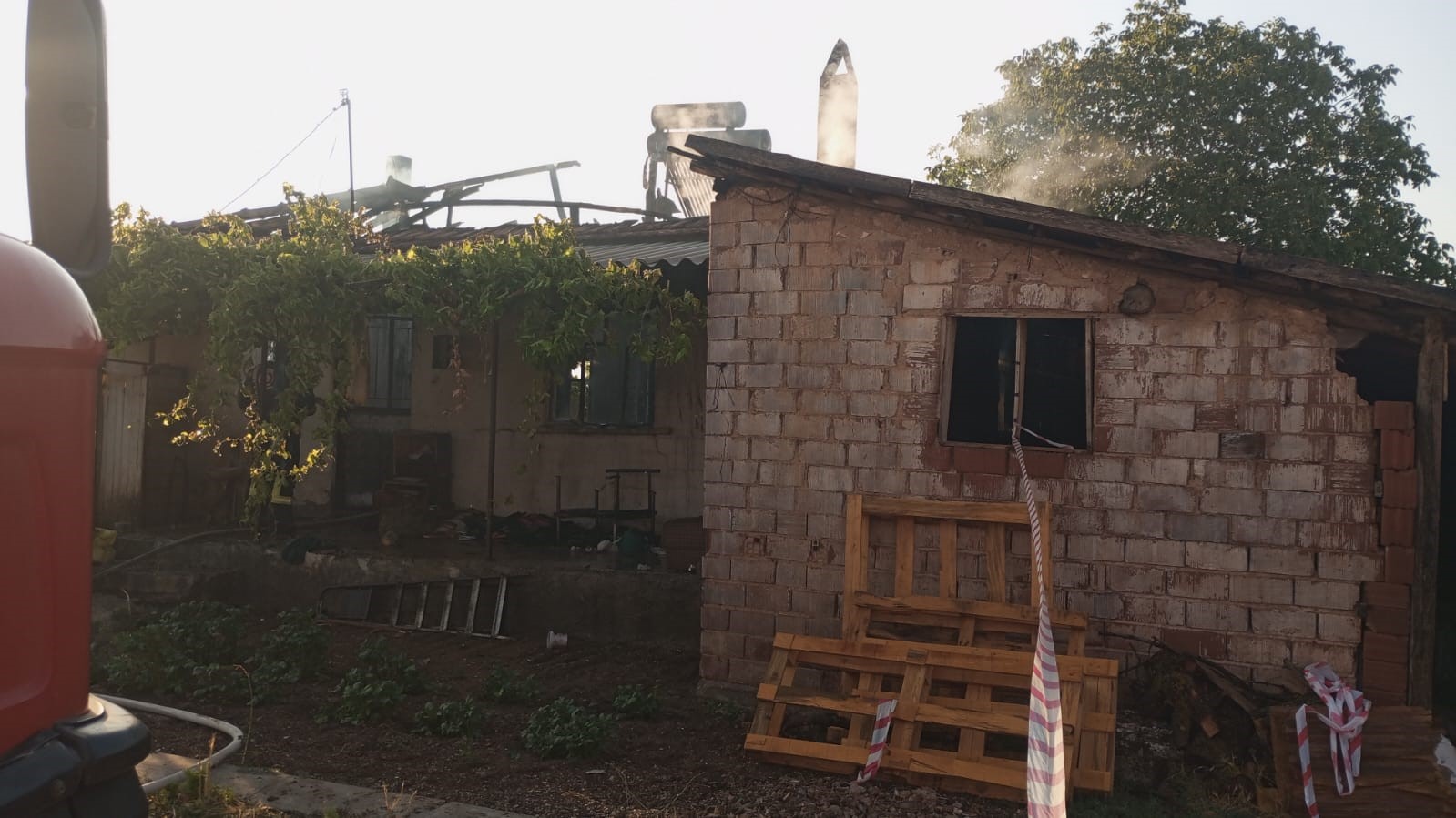 Evde çıkan yangında yatağa bağımlı yaşlı kadın hayatını kaybetti