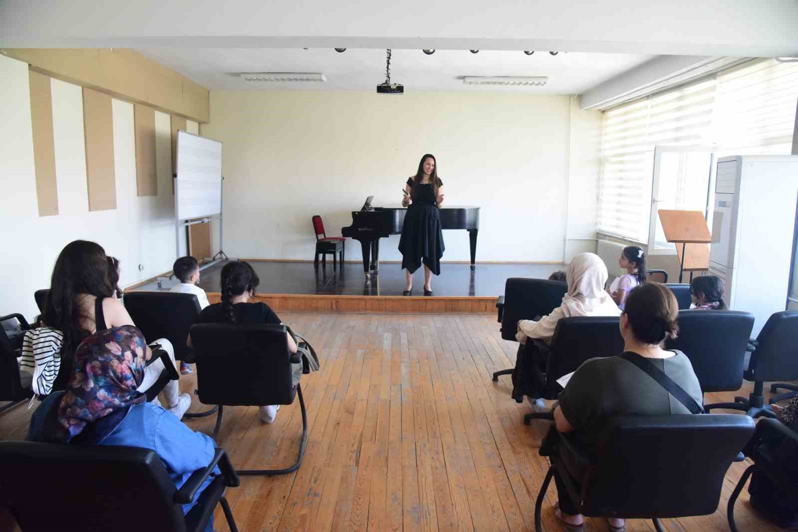 Çocuk Üniversitesi’nin düzenlediği ’Piyano ve Klasik Batı Müziği’ programı tamamlandı