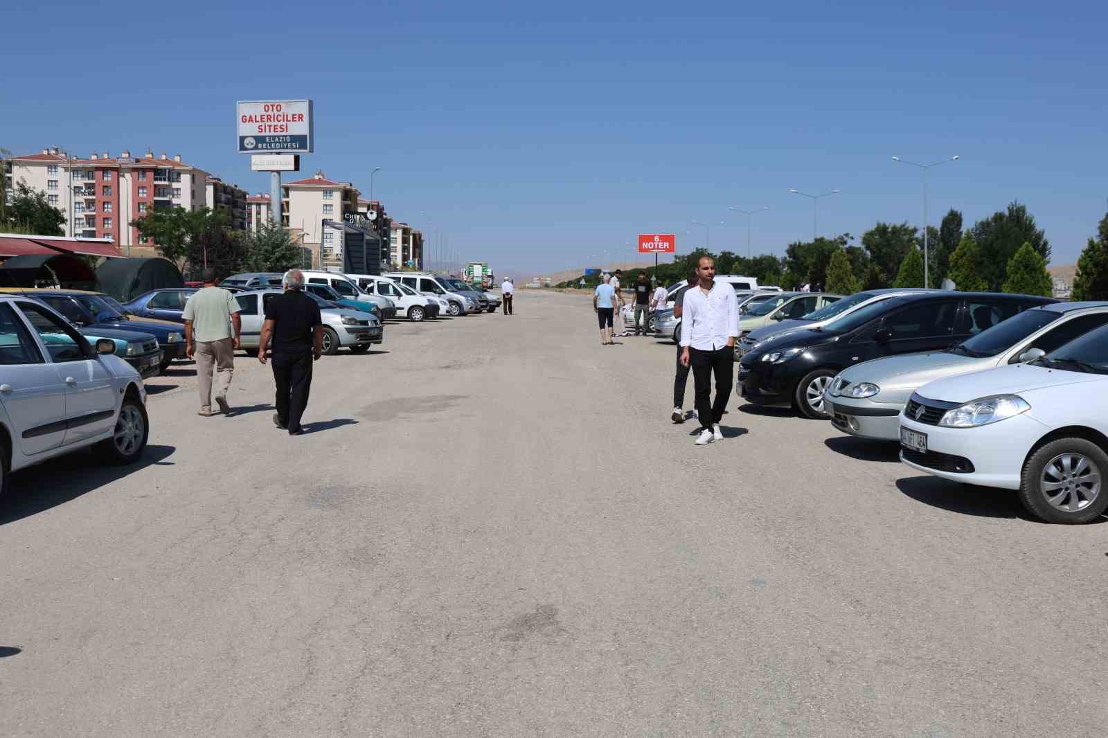 Elazığ ikinci el oto pazarında araç çok, alıcı yok