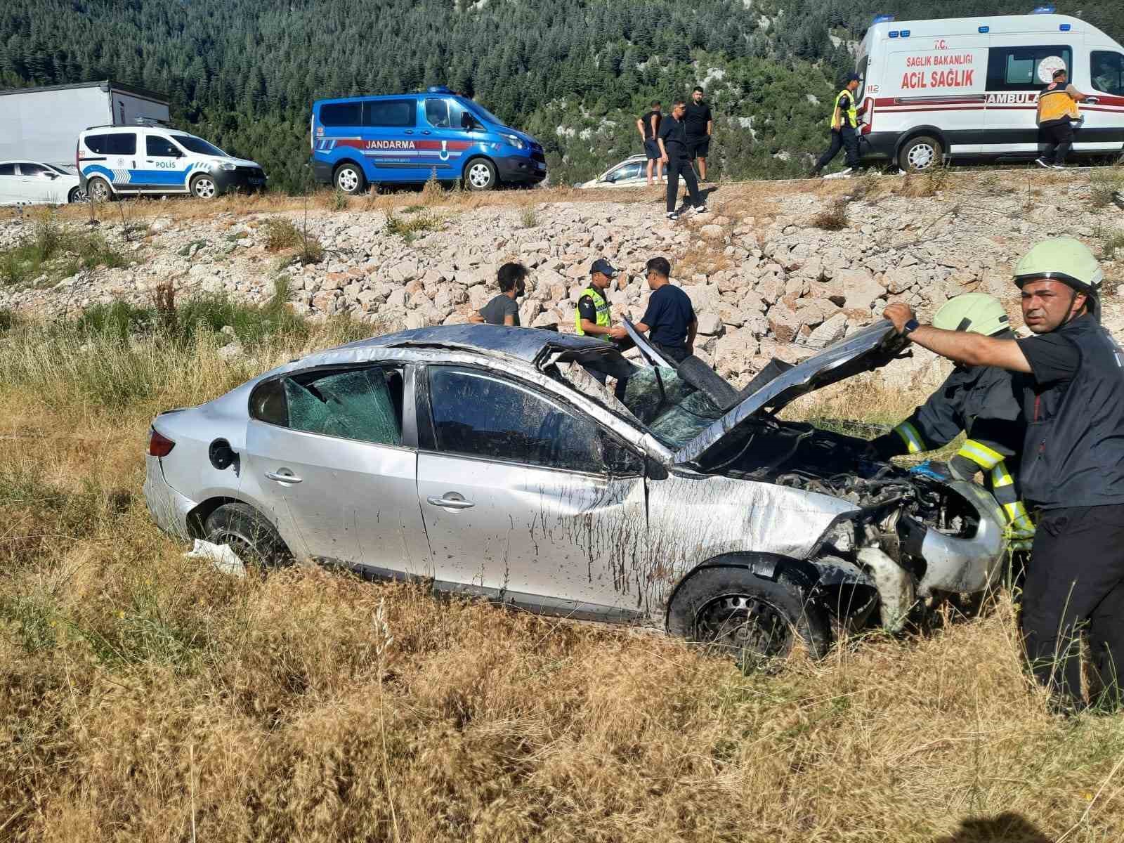 Son yolculuğuna evladıyla yan yana uğurlandı
