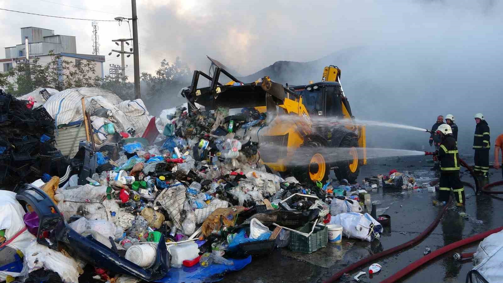 Ordu’da geri dönüşüm tesisindeki yangın söndürüldü
