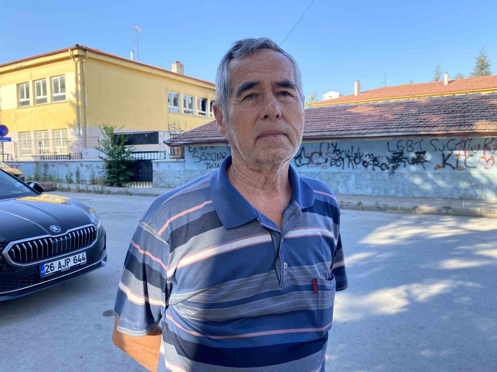 Metruk okulda yangın
