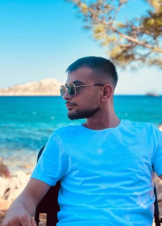 Otomobil bariyerlere arpt: 1 l, 1 yaral

