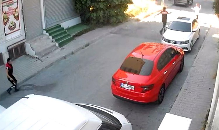 Yemek molasında olan yunus ekipleri silahlı saldırıyı önledi
