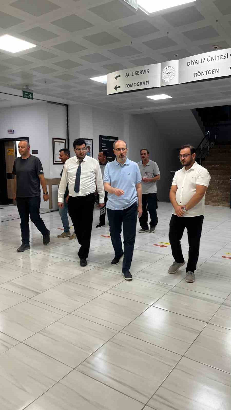 M&uuml;d&uuml;r &Ouml;zt&uuml;rk&rsquo;ten Karamehmet Devlet Hastanesine ziyaret
