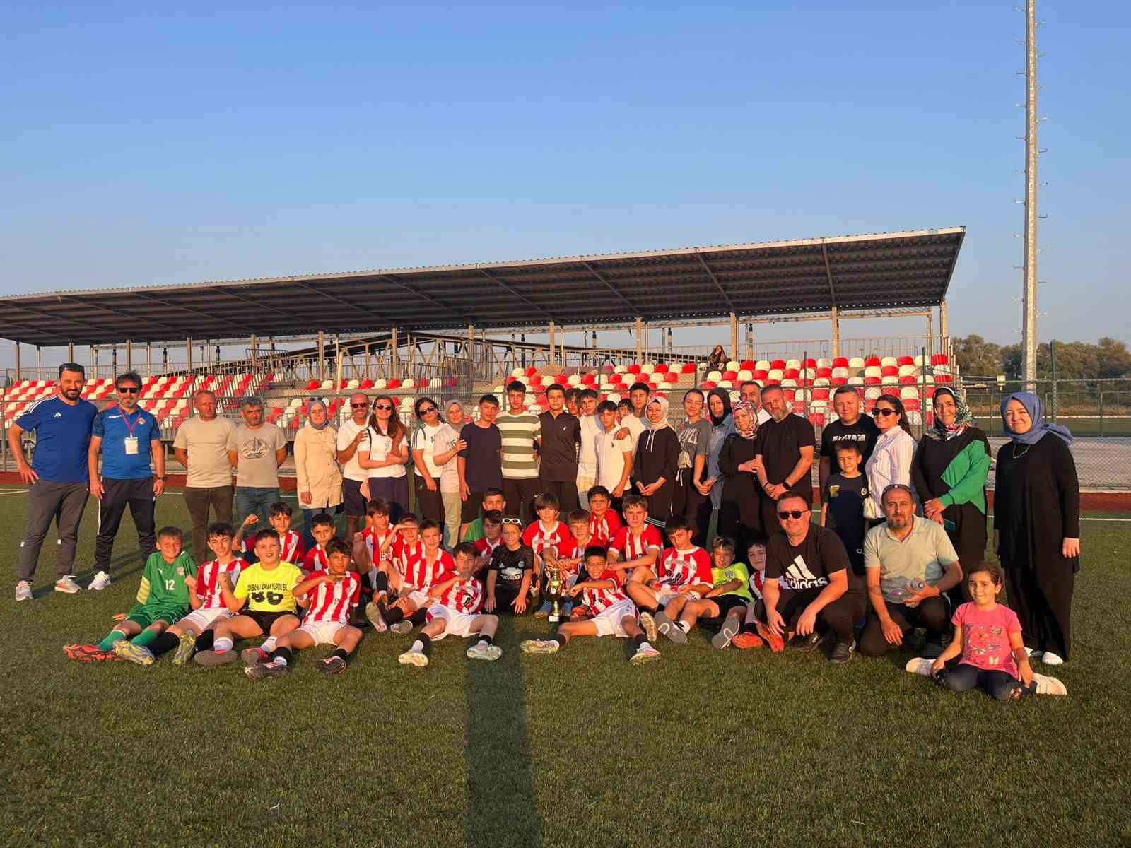 Tavşanlı İdmanyurduspor’un başarı öyküsü dikkat çekiyor