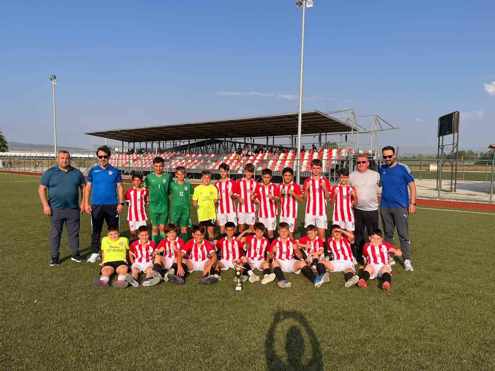 Tavşanlı İdmanyurduspor&rsquo;un başarı &ouml;yk&uuml;s&uuml; dikkat &ccedil;ekiyor
