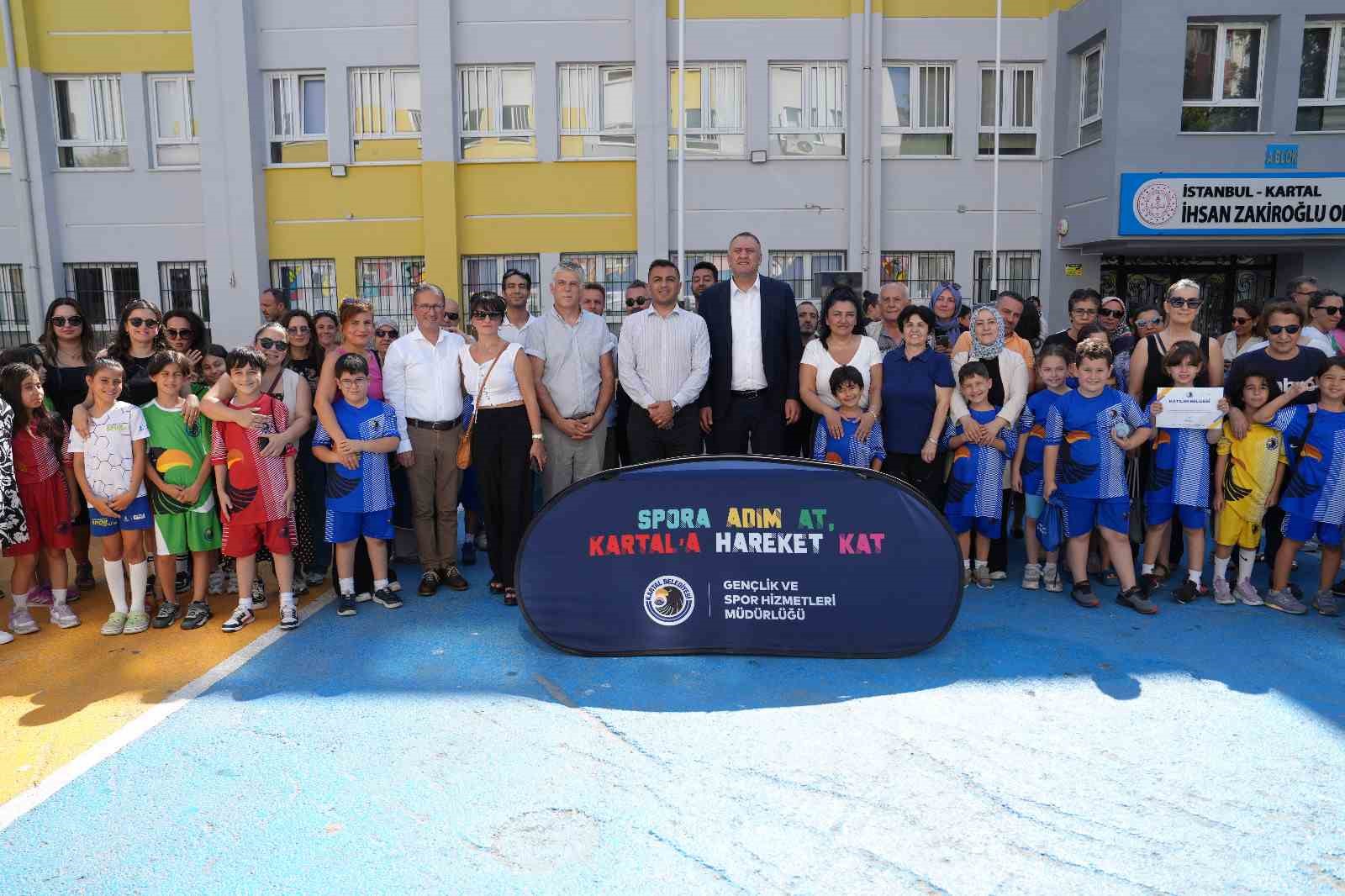 Kartal Belediyesi Yaz Spor Okulu&rsquo;nun ilk d&ouml;nem &ouml;ğrencileri sertifikalarını aldı
