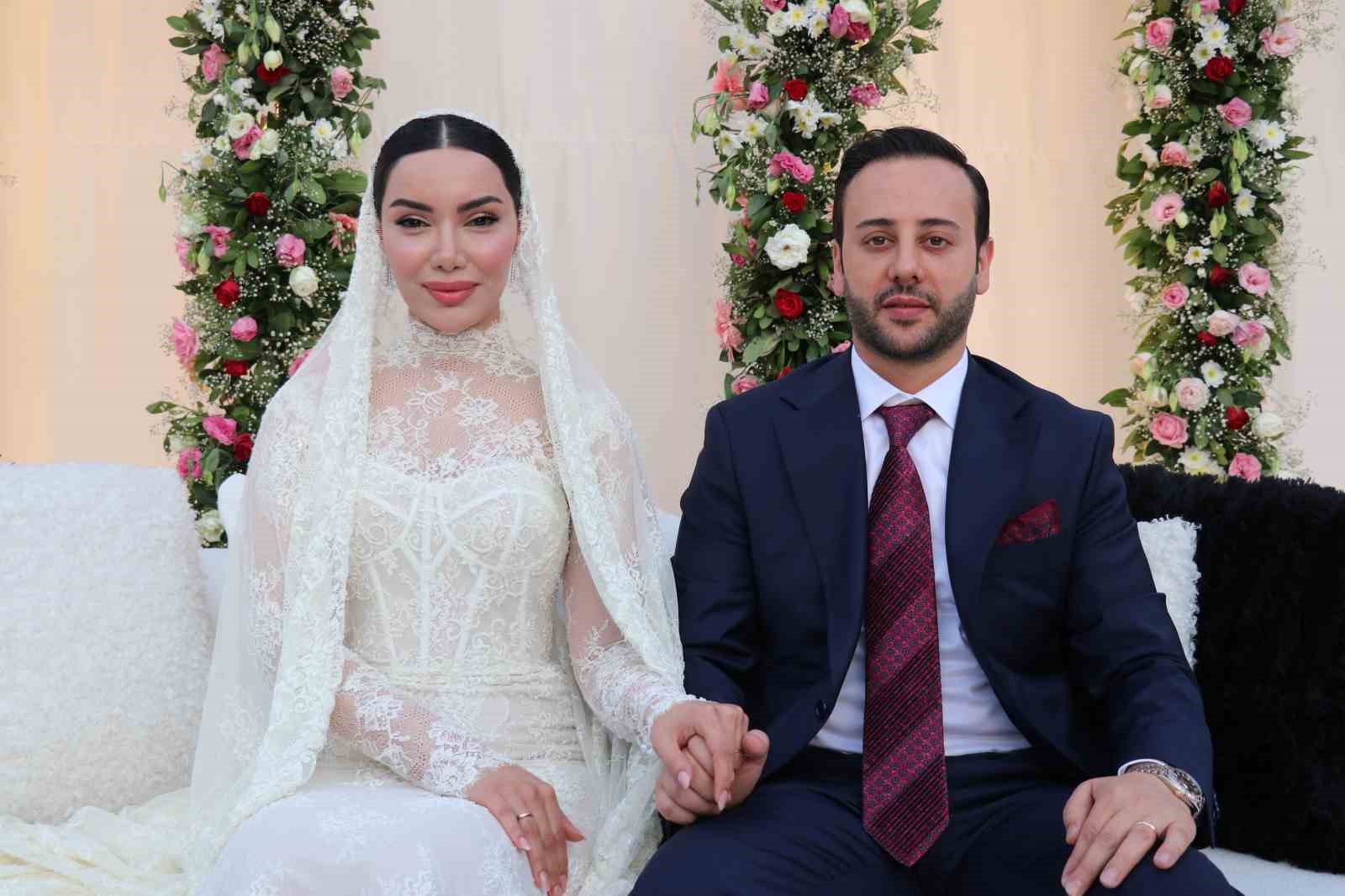 Vanlı iş adamından takısız düğün