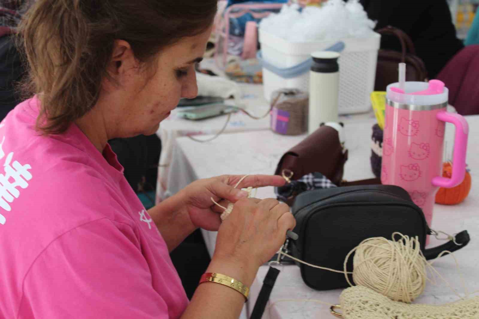 Siirtli kadın girişimci kurduğu atölyede kadınlara hem üretiyor hem kazandırıyor