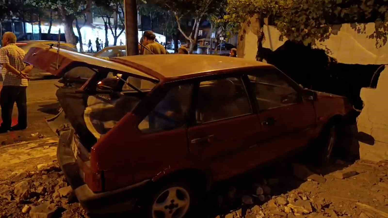 Bisikletli &ccedil;ocuğa &ccedil;arpmamak i&ccedil;in direksiyonu kırdı, park halindeki araca &ccedil;arptı
