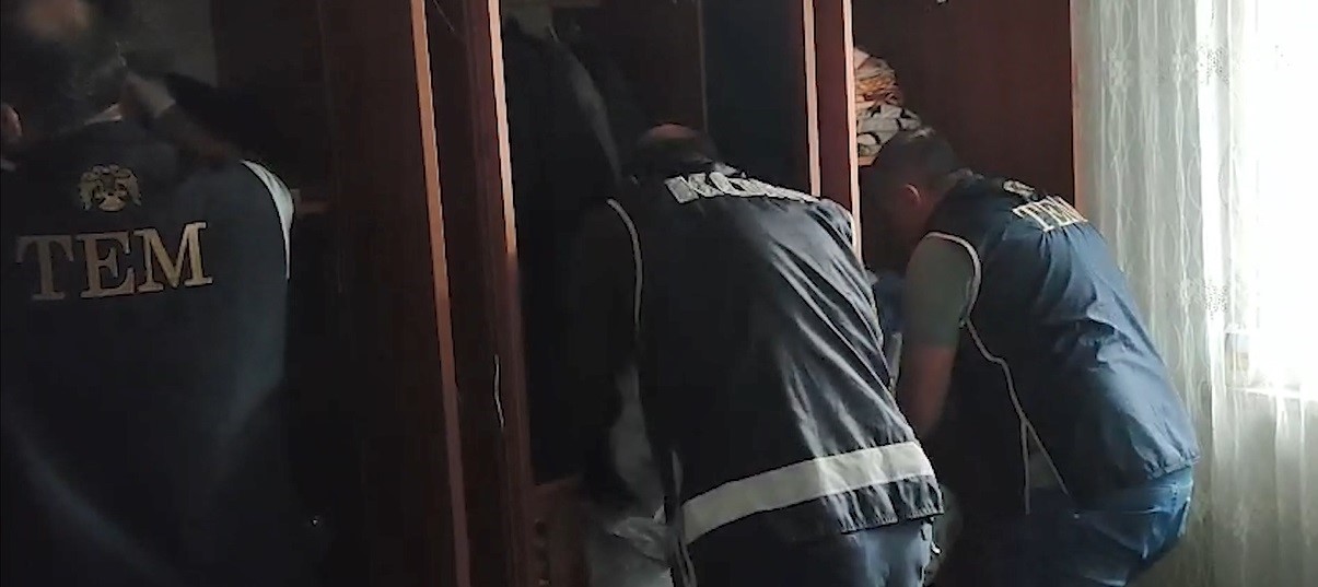 Bitlis merkezli su&ccedil; &ouml;rg&uuml;t&uuml; operasyonunda 22 kişi g&ouml;zaltına alındı
