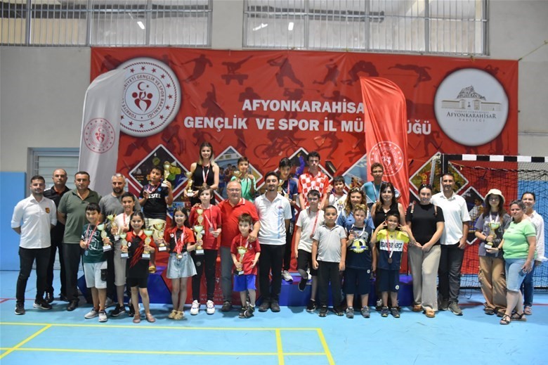 Afyonkarahisar’da 15 Temmuz Anısına Satranç ve Eskrim turnuvaları düzenlendi