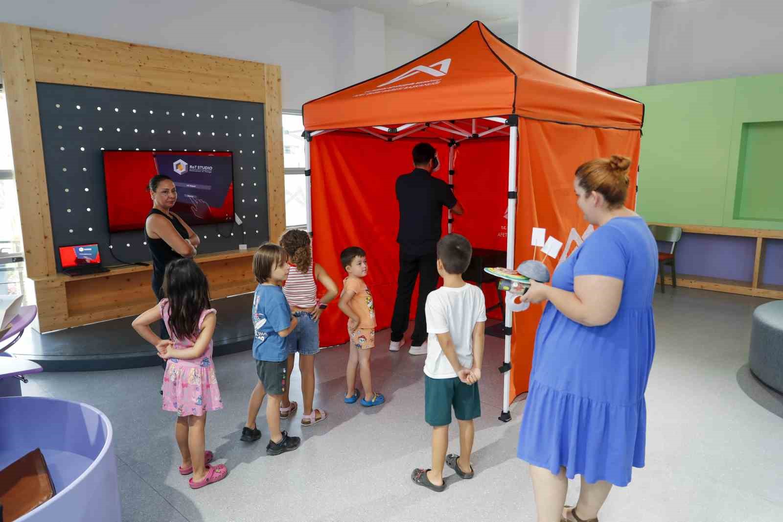 Mersin&rsquo;de &ccedil;ocuklara afet eğitimi
