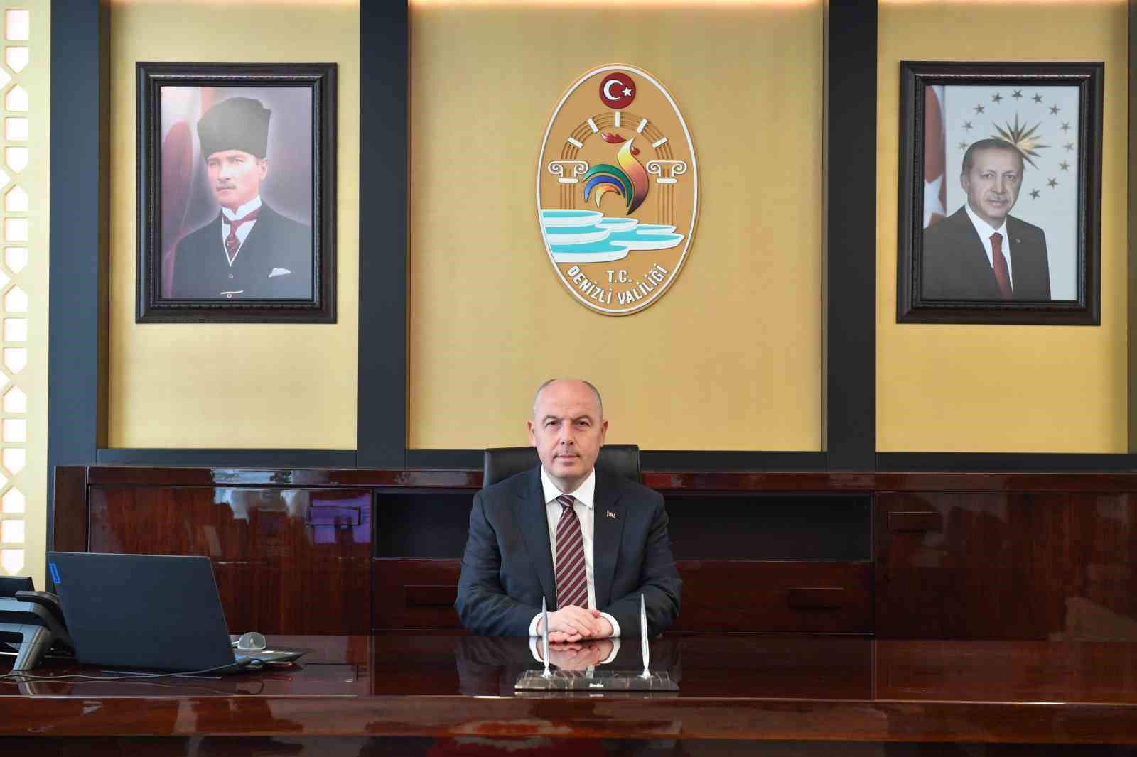 Vali Coşkun; &quot;15 Temmuz, milletin kahramanlığıyla kazanılmış şanlı bir demokrasi zaferidir&quot;